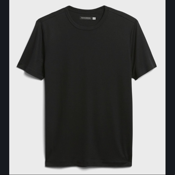 🌸Banana Republic Luxury Touch Crewneck Black Tee